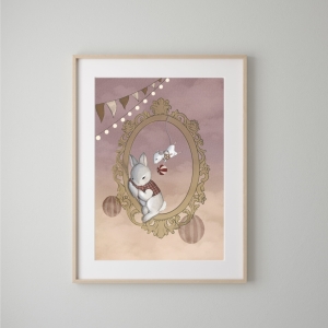 Plakat z myszką i króliczkiem bawiącymi się razem.