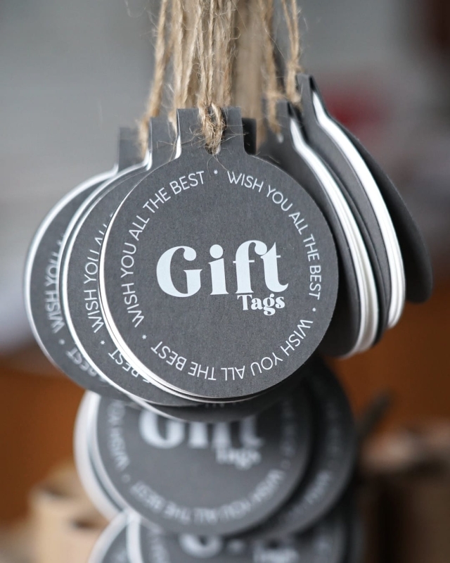 zestaw zawieszek do prezentów