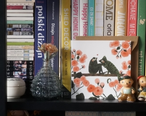 Kartka walentynkowa w witrynie Hi Little