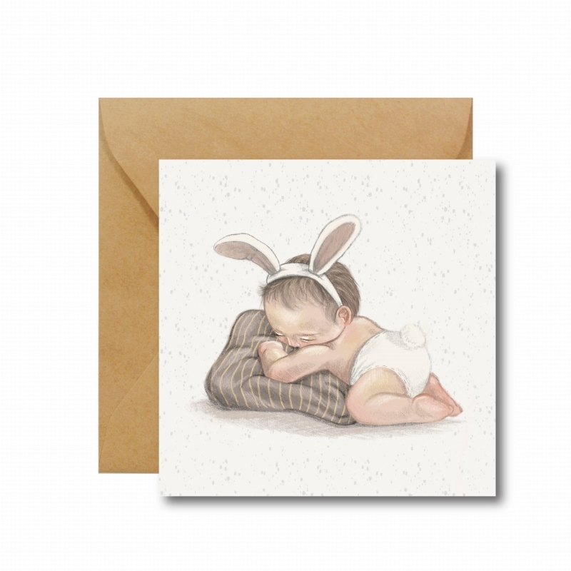 Kartka na narodziny z maluszkiem w stroju króliczka