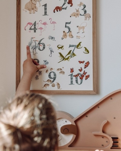 Plakat z liczbami i zwierzętami dla przedszkolaka
